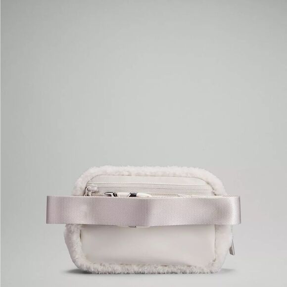 NWT Lululemon Athletica Lunar New Year Everywhere Belt Bag Fleece RARE - Picture 3 of 7